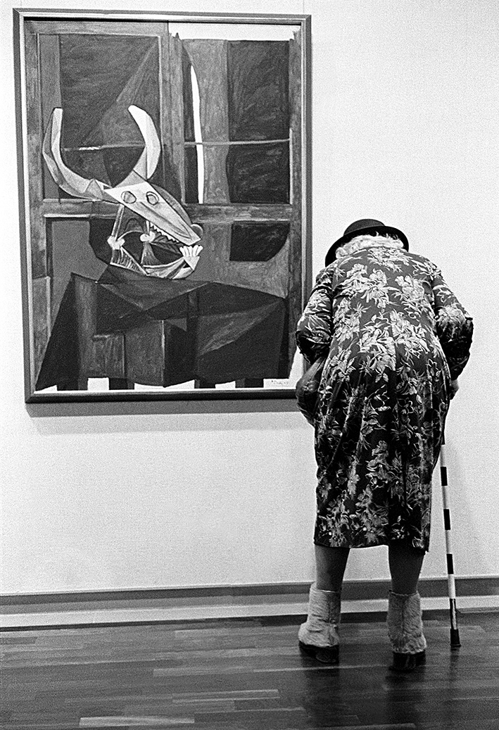 'Picasso Exhibition' van Martin Langer. Locatie: begane grond Het Oogziekenhuis Rotterdam