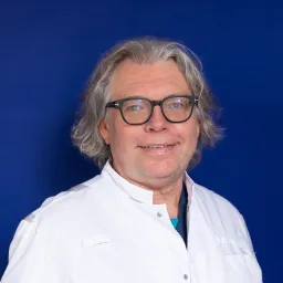 Portretfoto van dr. M. (Mariusz) Golachowski