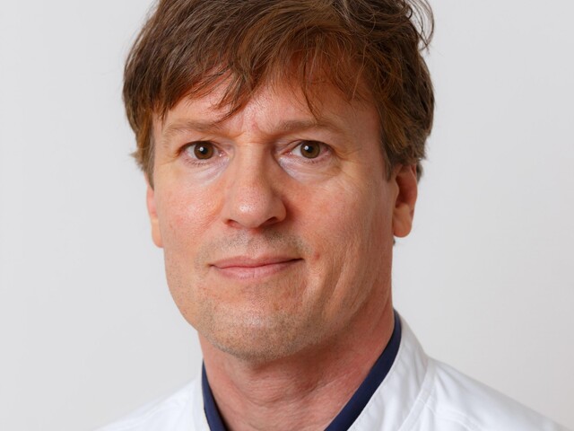 Dr_Dion_Paridaens_Oculoplastisch_chirurg_Oogziekenhuis_Rotterdam